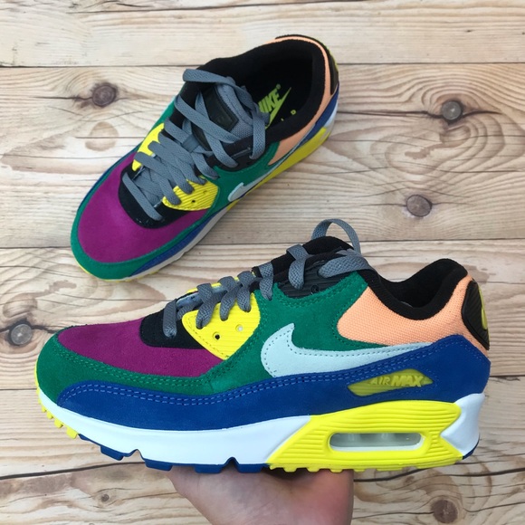 Nike Shoes - Nike Air Max 90